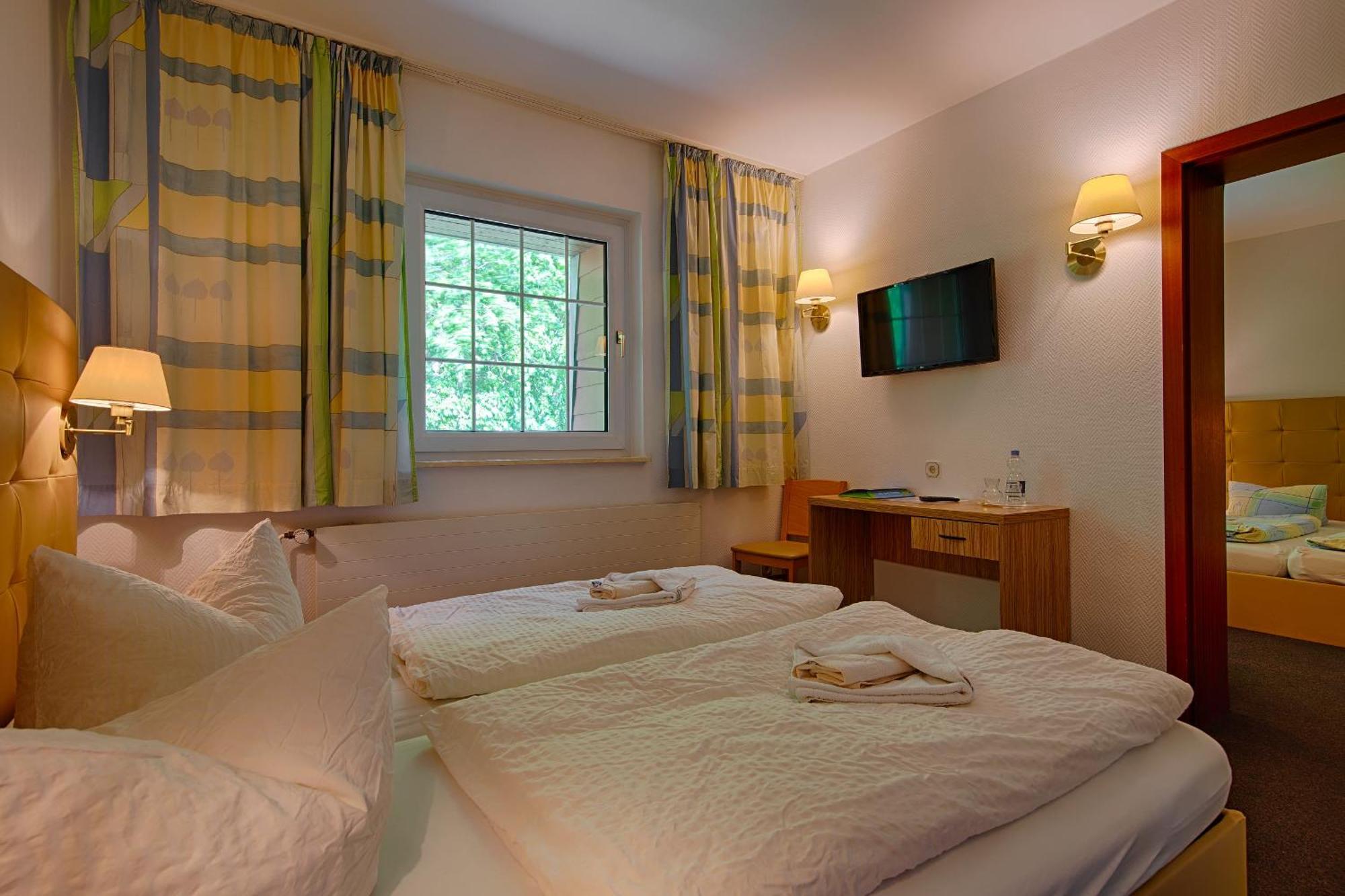 See Hotel Karlslust Chalets Storkow  Exterior foto